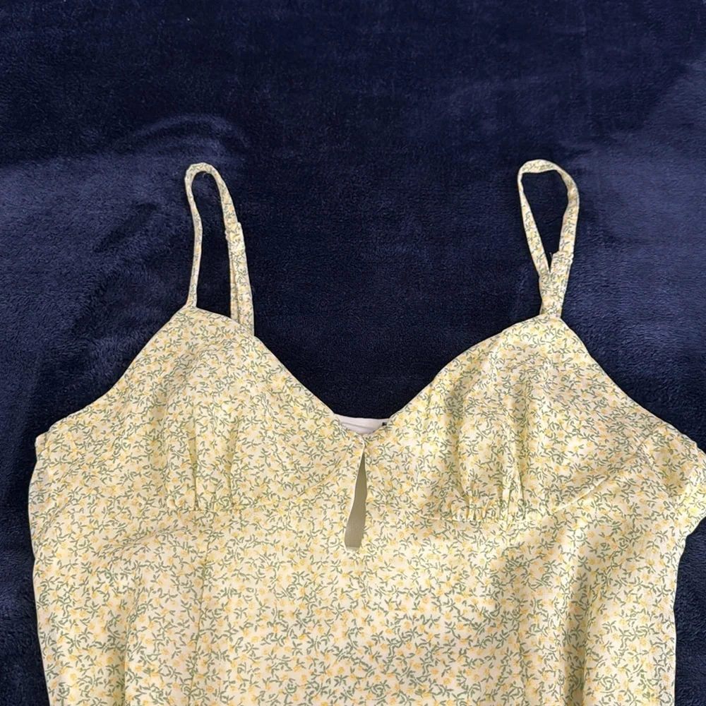 yellow floral dress, hardly worn - Picture 2 of 4
